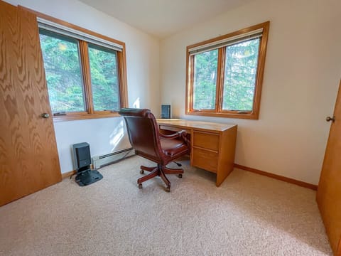 Upstairs Home Office with High Speed Internet (available in  the entire home)