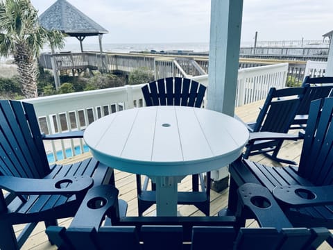 Enjoy Cocktails from your beachfront  deck