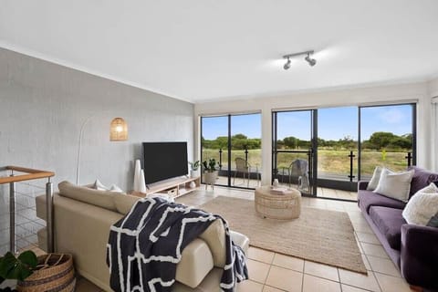 The front row position on The Esplanade provides the perfect blend of epic location, coastal charm, and modern comfort
