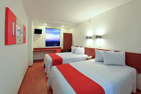 Superior Room | In-room safe, desk, free WiFi, bed sheets
