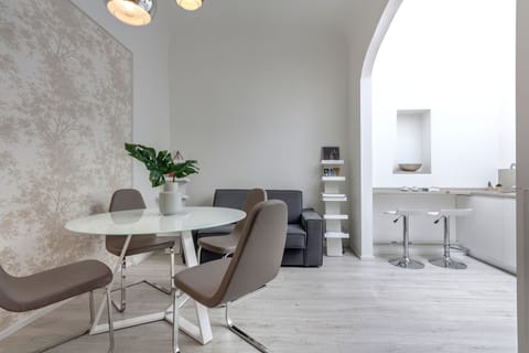 Apartment, 2 Bedrooms | In-room dining