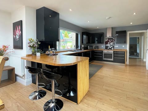 Kitchen | Keepsake View, Matlock