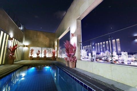 Seasonal outdoor pool