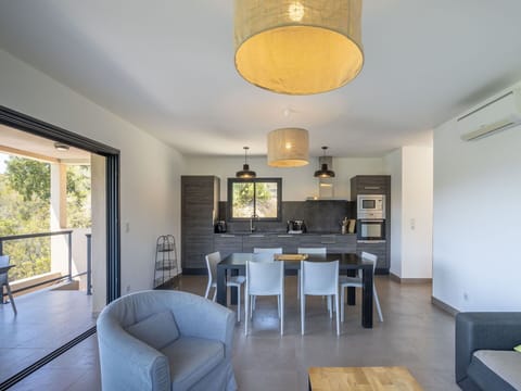 Table, Furniture, Property, Couch, Chair, Window, Building, Picture Frame, Living Room, Wood