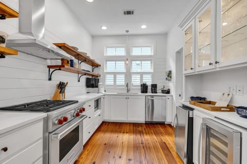 First Floor: Kitchen