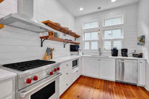 First Floor: Kitchen