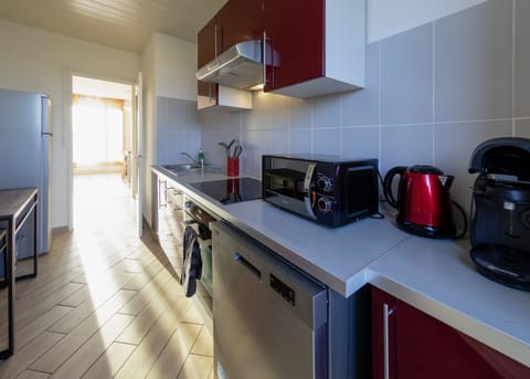 Apartment, 2 Bedrooms | Private kitchen | Fridge, microwave, oven, stovetop