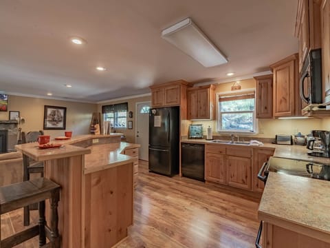 Studio (2 Bedrooms) | Property amenity