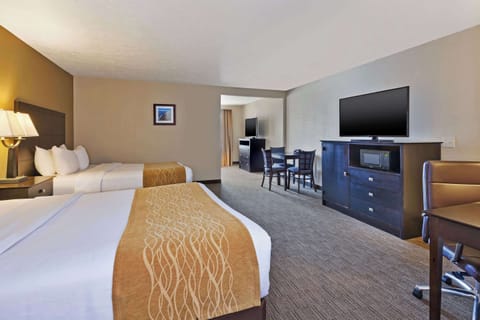 Suite, Multiple Beds, Non Smoking, Refrigerator & Microwave | In-room safe, iron/ironing board, rollaway beds, free WiFi
