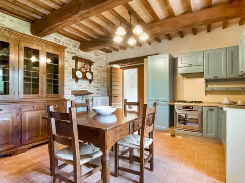 House | Private kitchen | Highchair