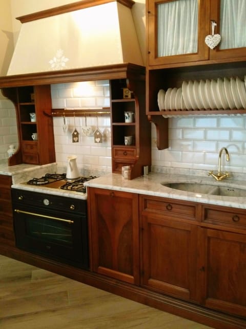 House | Private kitchen | Coffee/tea maker, highchair, cookware/dishes/utensils