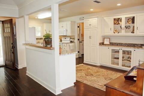 Spacious Kitchen with all the kitchen essentials