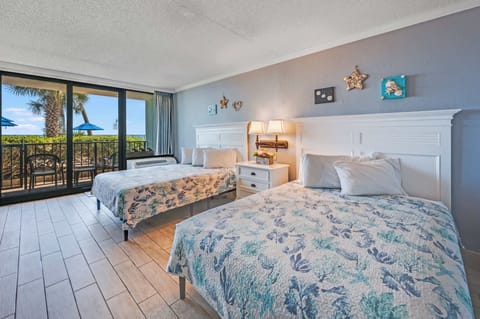 Stunning Bedroom Beautifully Decorated with Amazing Views 💫✨
