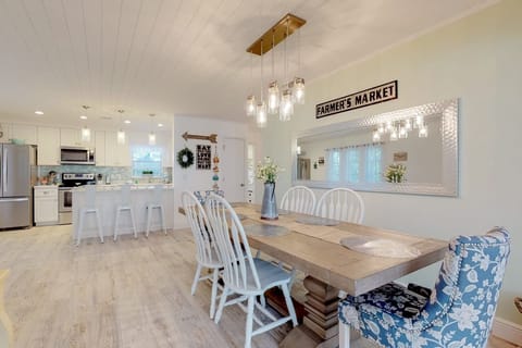 Over the Moon Dining Room (1)