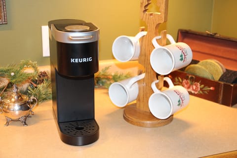 Single-serve Keurig coffee maker.  Bring your favorite pods. 