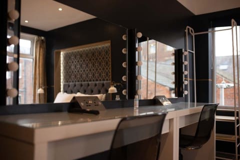 Luxury Apartment, Private Bathroom | 4 bedrooms