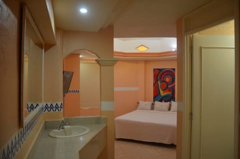 Standard Room 2 Guest | Bathroom | Shower, towels, soap, toilet paper