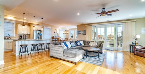 Open and Airy Family Gathering Space