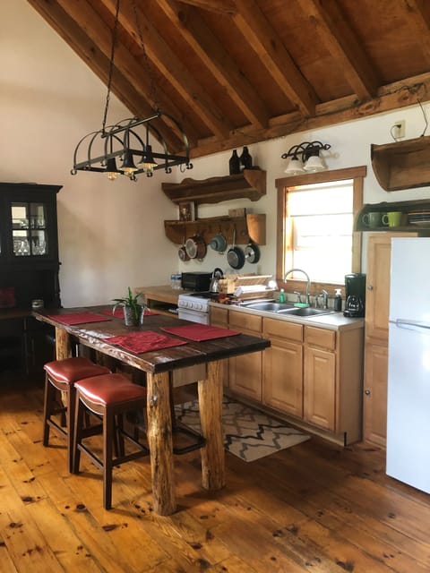 More kitchen area photos