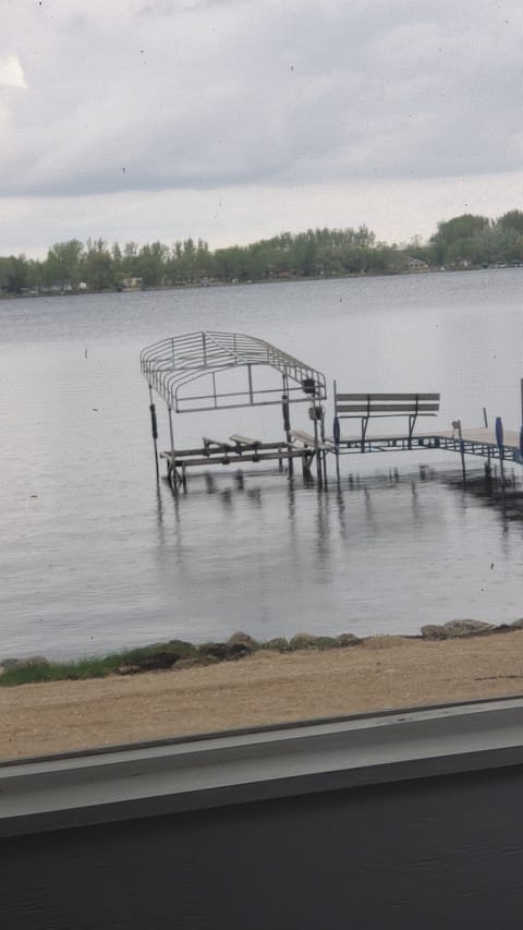 Power boat lift to use with your fishing boat. Plus a long dock to fish from.