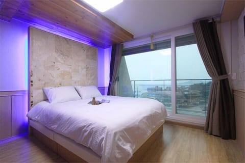 Room (Bed Type or Korean Ondol Type) | 1 bedroom, free WiFi