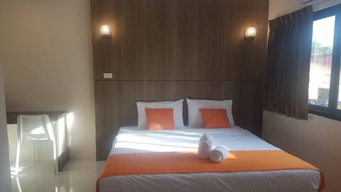 Superior Double Room | Desk, blackout drapes, free WiFi, bed sheets