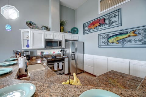 Kitchen - Perfect place to cook your catch of the day!