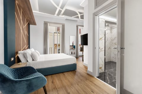 Classic Room | Free minibar, in-room safe, individually furnished, desk