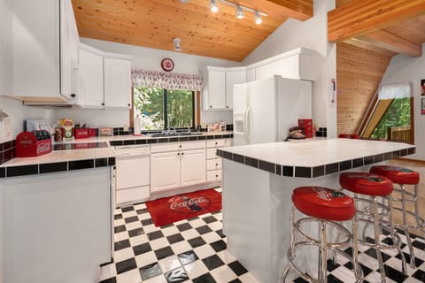 Highlander Lodge - 2nd Kitchen in the 50's Diner Game Room