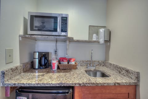 Deluxe Room, 2 Queen Beds, Ground Floor, Patio (No Oceanview) | Premium bedding, desk, free WiFi, bed sheets