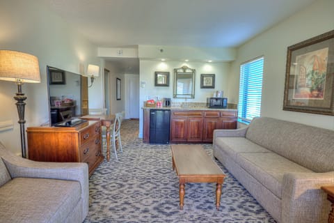 Two Story Townhouse Suite, Partial Oceanview, Jetted Tub | Living area | 32-inch flat-screen TV with satellite channels, TV