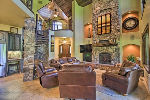 Pinetop Vacation Rental Home | 4BR | 3.5BA | 4,136 Sq Ft