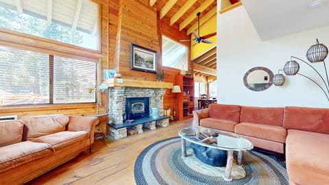 Condo, 2 Bedrooms | Living area | Smart TV