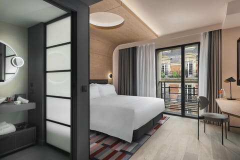 Premium Eiffel Moment | Premium bedding, memory foam beds, minibar, in-room safe