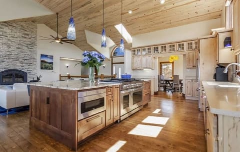 Your group's chef will love all the upgrades of this kitchen to prepare a feast.