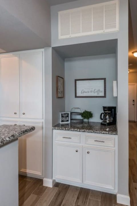 Coffee bar - Coffee, Tea, etc. included!