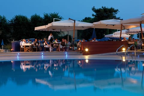 Seasonal outdoor pool