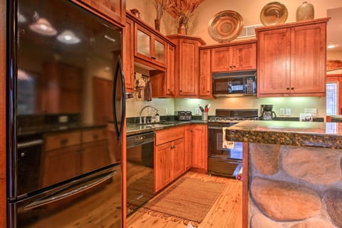 KitchenAid Appliances with Under-counter Ice Maker