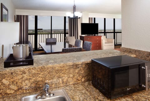 Room, 1 King Bed (Parlor, Lakefront) | Minibar