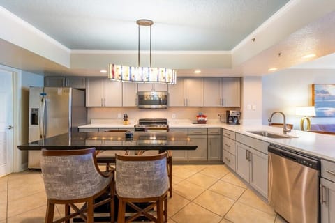 6ClubWyndhamPanamaCityBeach_presidentialkitchen-004