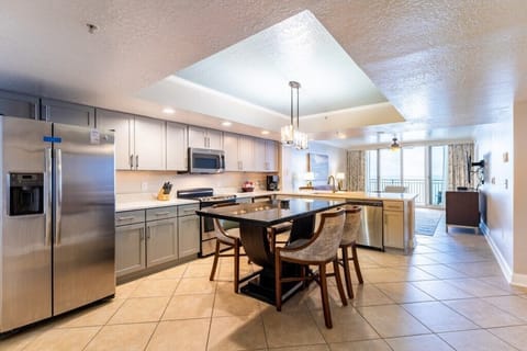 6ClubWyndhamPanamaCityBeach_presidentialkitchen-002