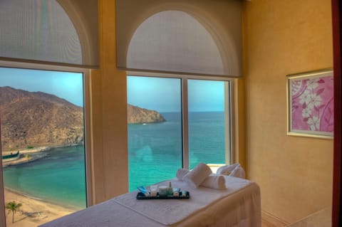 Sauna, body treatments, aromatherapy, beach massages, body wraps