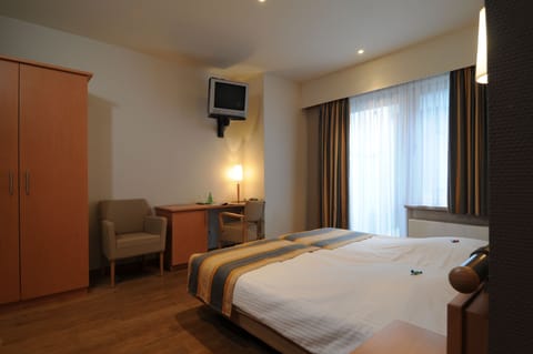 In-room safe, desk, blackout drapes, cribs/infant beds