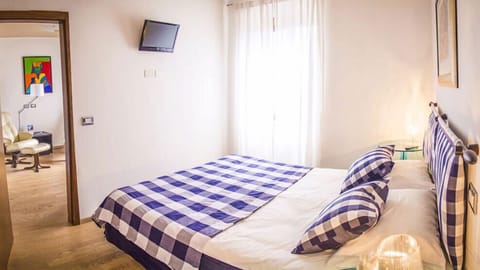 Double Room | 1 bedroom, in-room safe, blackout drapes, free cribs/infant beds