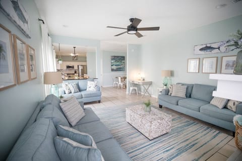 Antigua Palms Family Room (3)