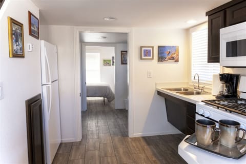 Woodchuck Flat - Kitchen view from the living room