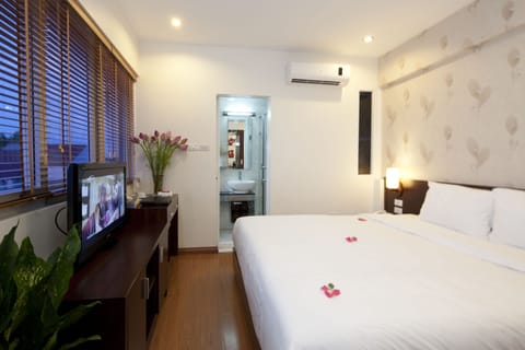 Minibar, in-room safe, desk, soundproofing