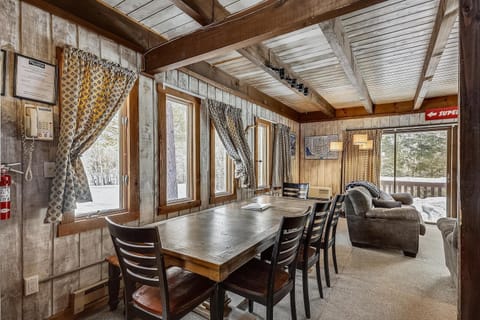 House, Multiple Beds (Hemlock Ridge 6A) | Interior