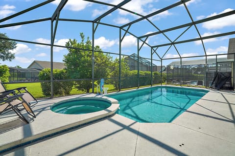Please note: the pool basketball hoop is no longer on site.