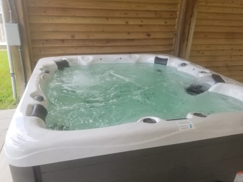 7 person masterspa